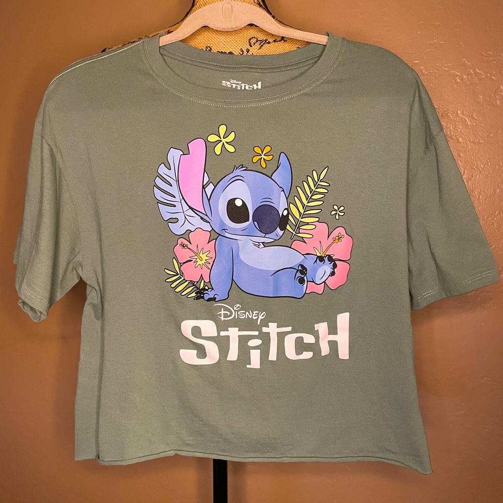 NWOT Disney Stitch boxed cropped t shirt Short sleeve Olive Green XL PTP 21”